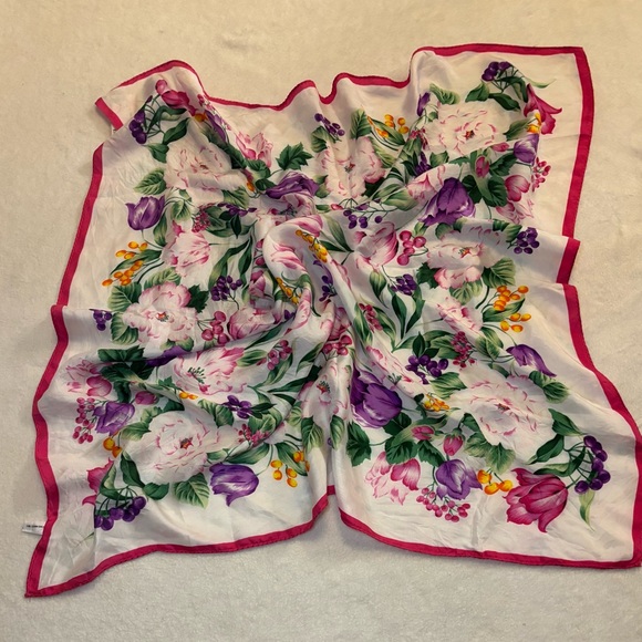 Source Unknown Accessories - Scarf: Floral 100% Silk Vintage Scarf EUC